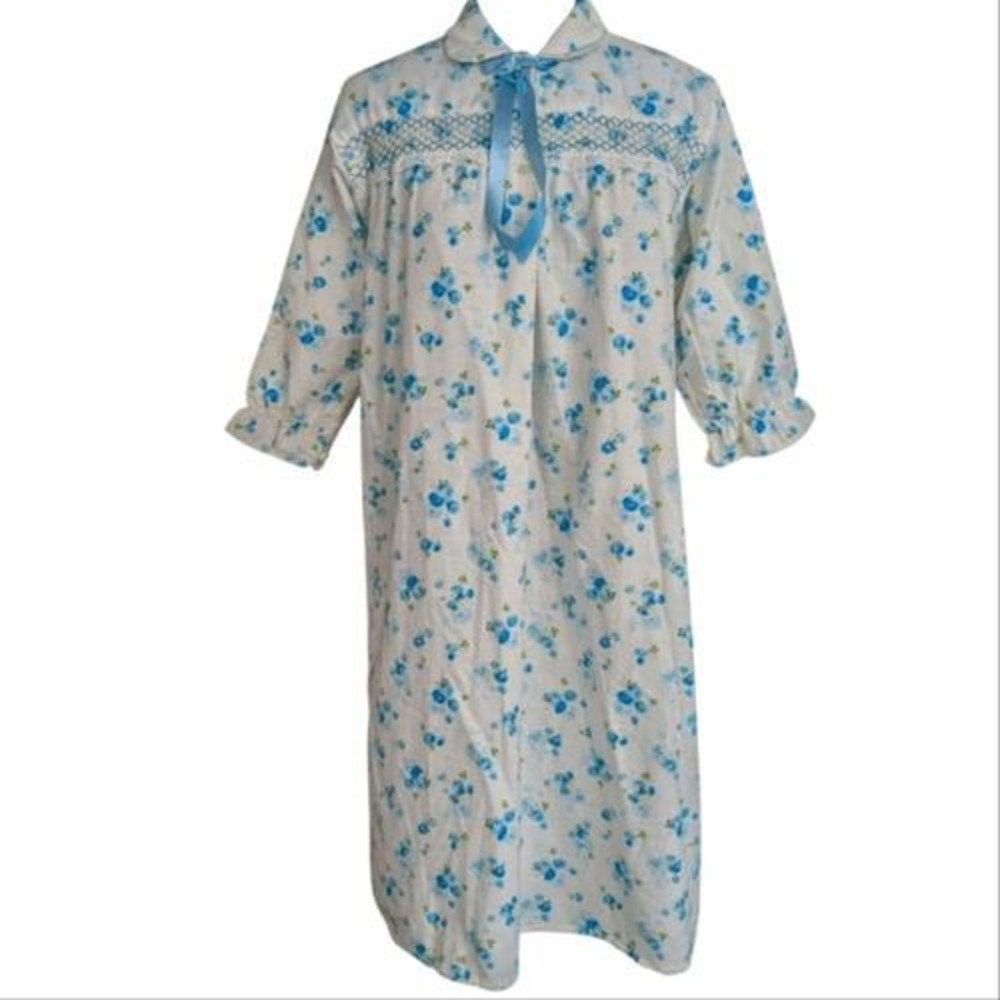 Vintage JCPenney White & Blue Floral Print‎ Flannel Pajama Gown Cottage Core 70s